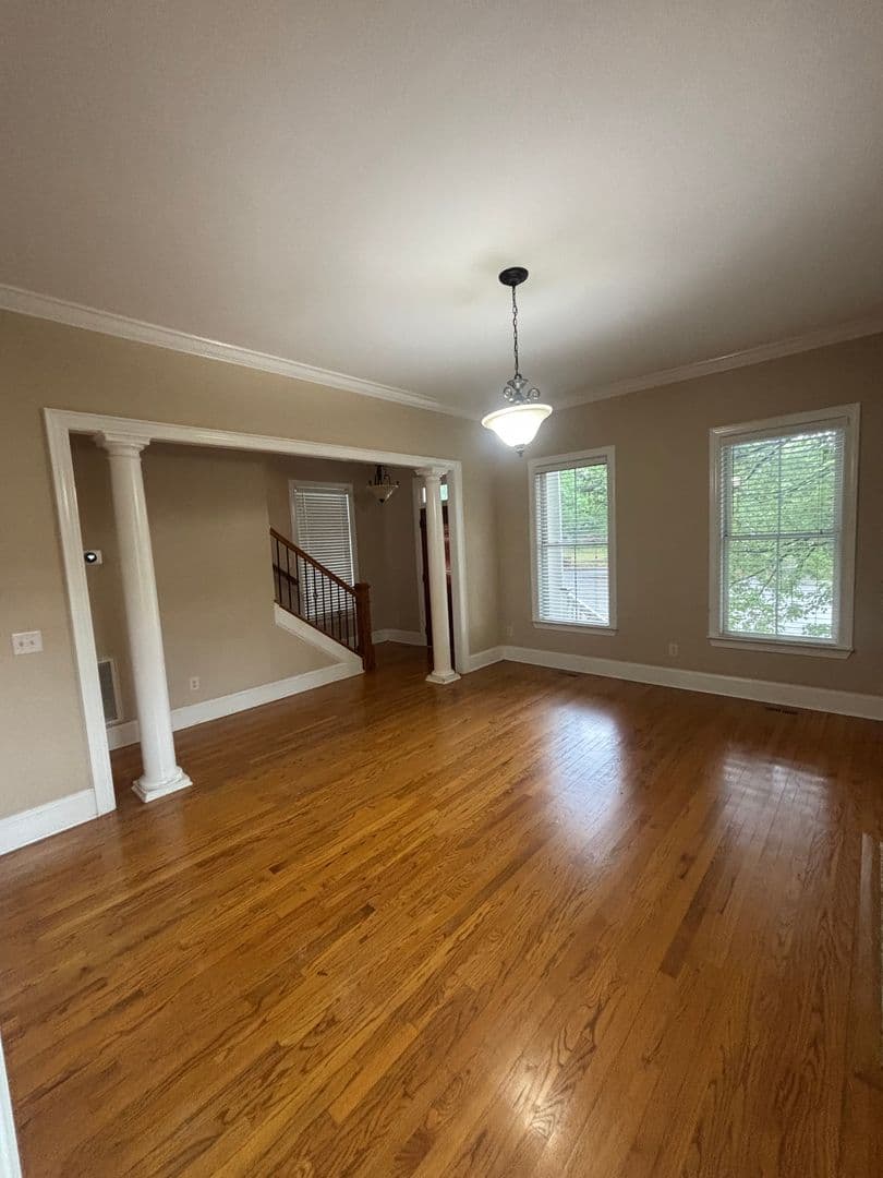 Columbia House: 1010 Woodrow Street