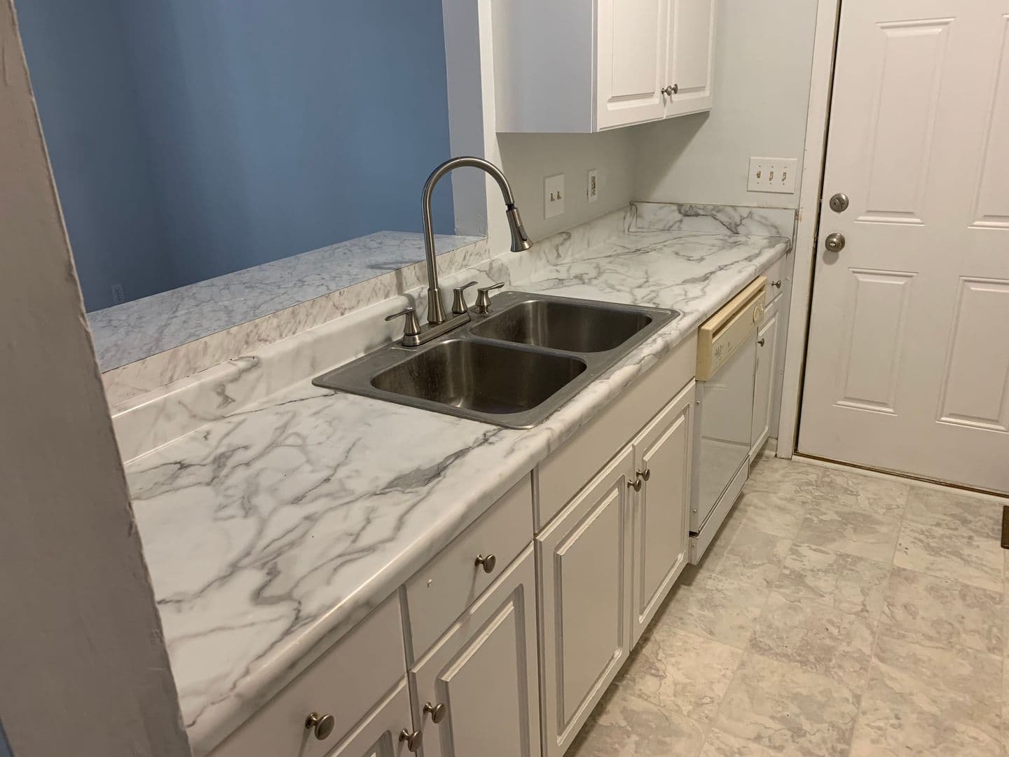 Columbia House: 4029 Hickory Street