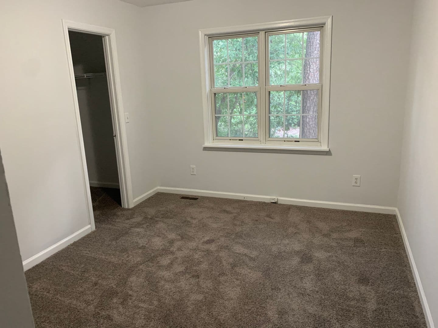Columbia House: 4029 Hickory Street