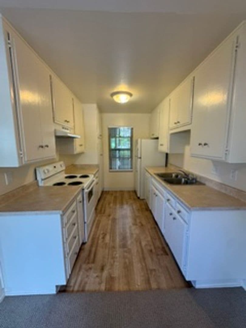 La Mesa Apartment: 5877 Baltimore Drive