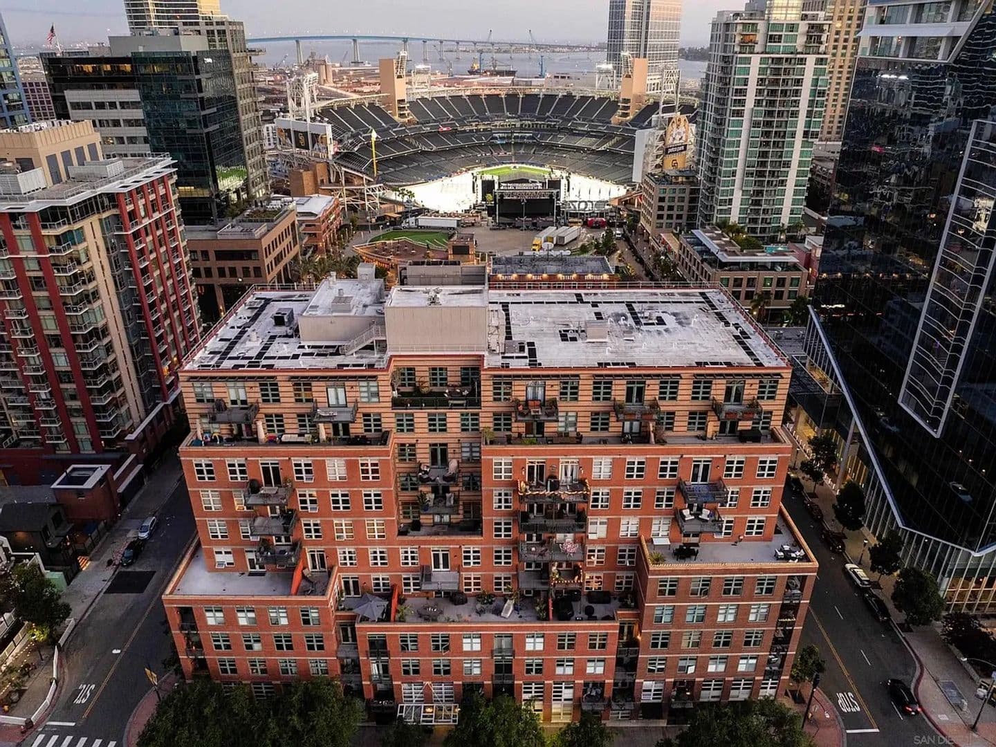 San Diego Condo: 877 Island