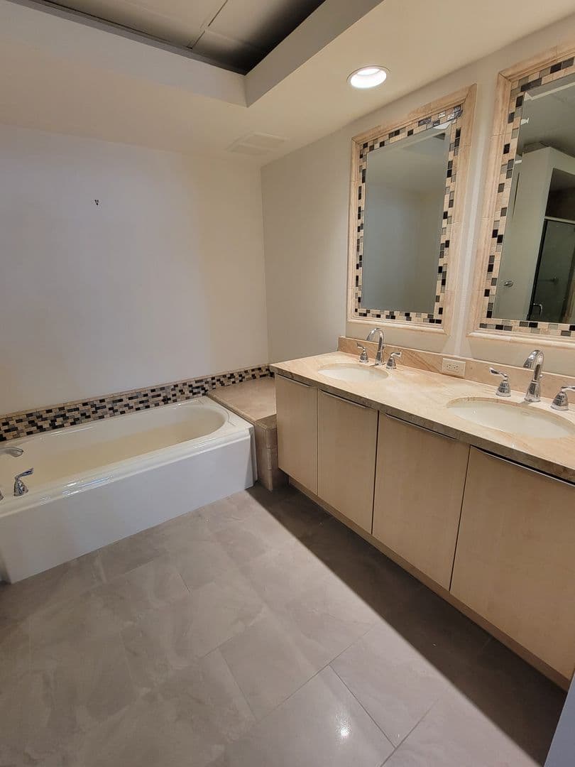 San Diego Condo: 877 Island