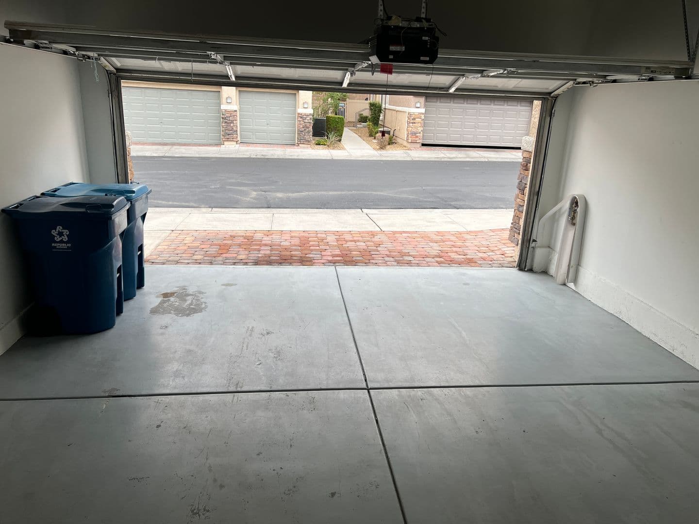 Las Vegas Townhome: 8764 Traveling Breeze #102