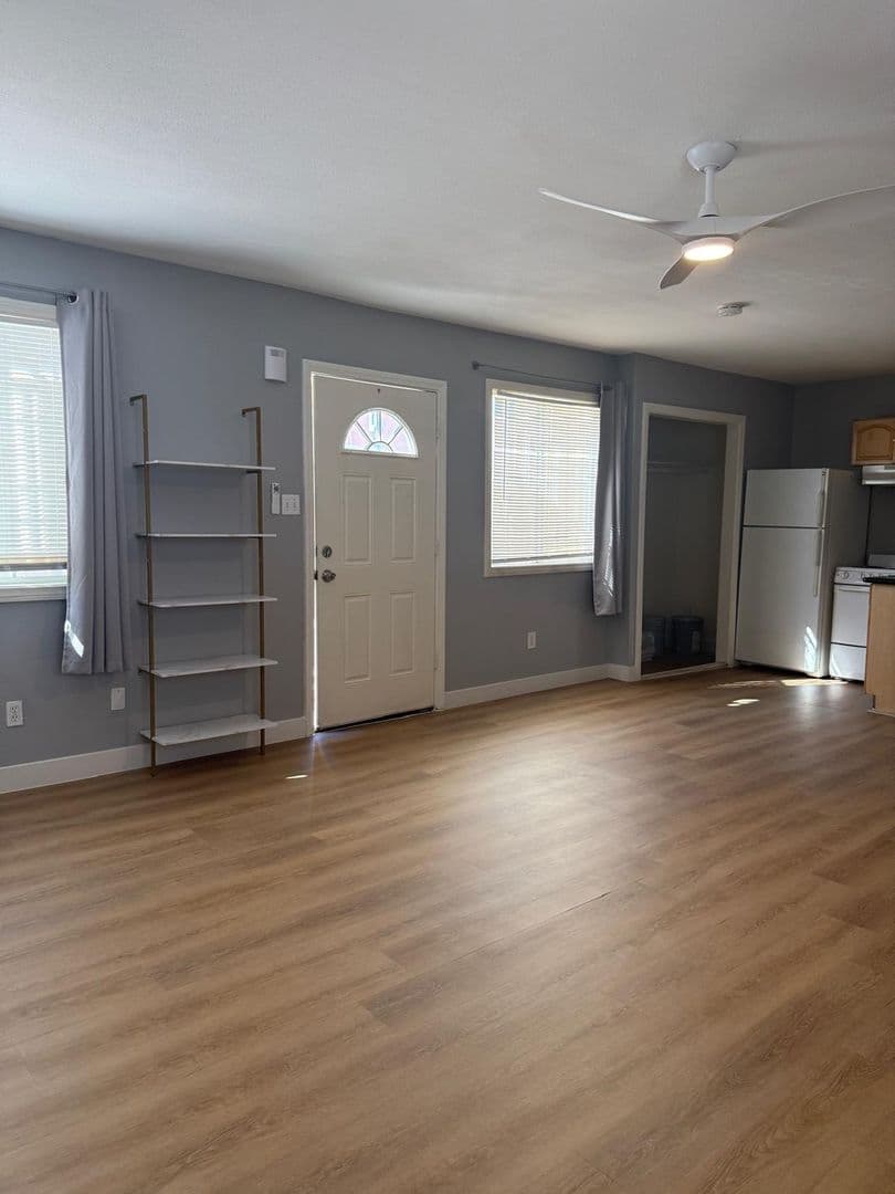 Las Vegas House: 331 S. 9th St. #2