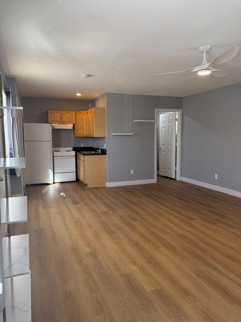 Las Vegas House: 331 S. 9th St. #2