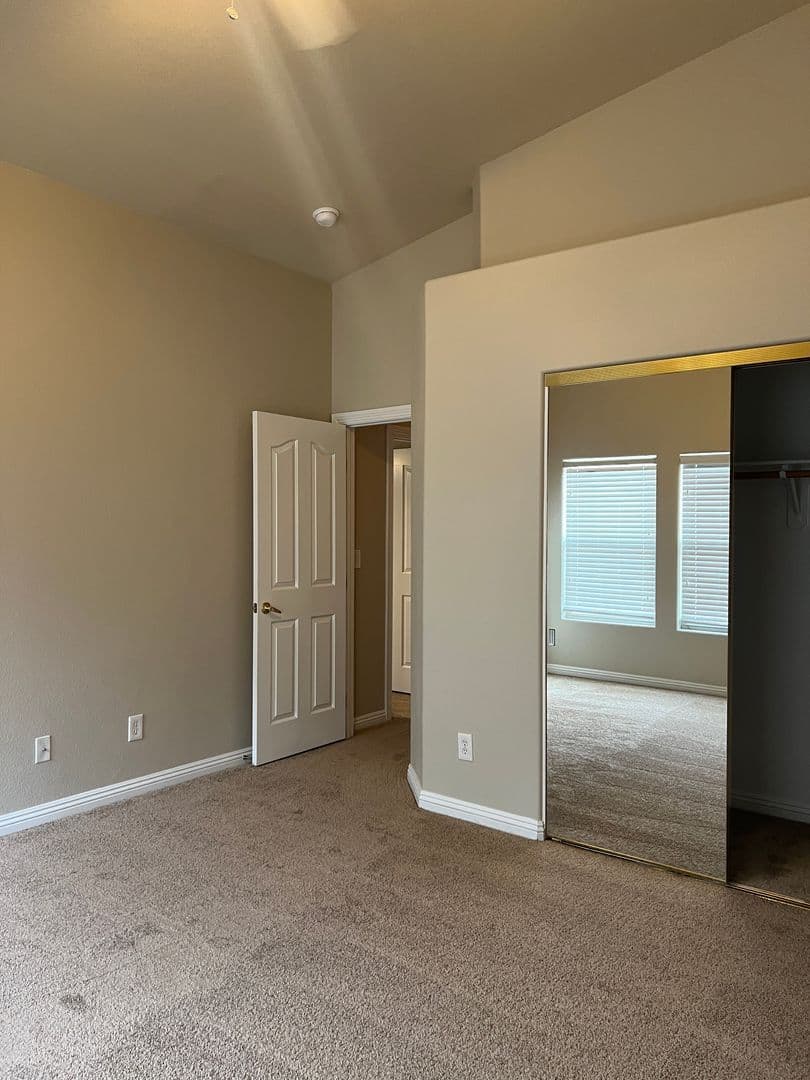 Las Vegas Townhome: 8764 Traveling Breeze #102