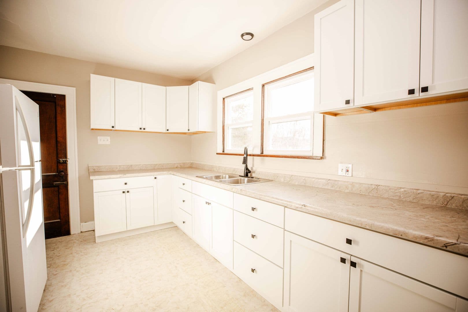 Toledo Apartment: 1452 Rollins Ave Rd.