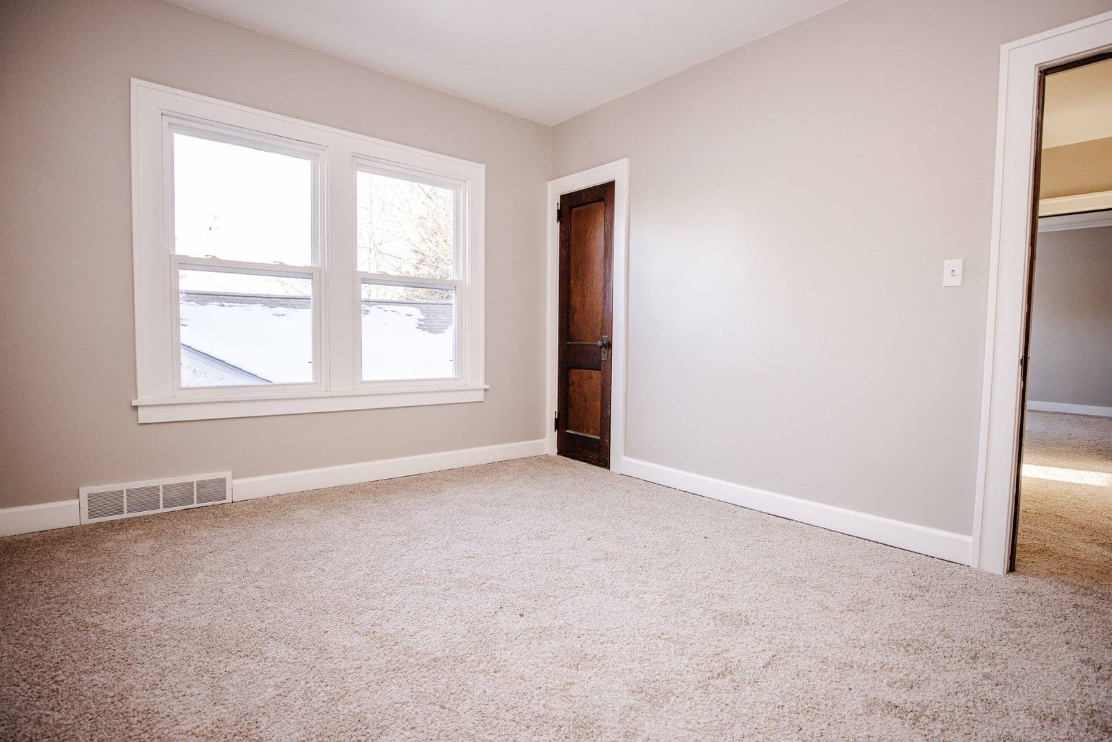 Toledo Apartment: 1452 Rollins Ave Rd.
