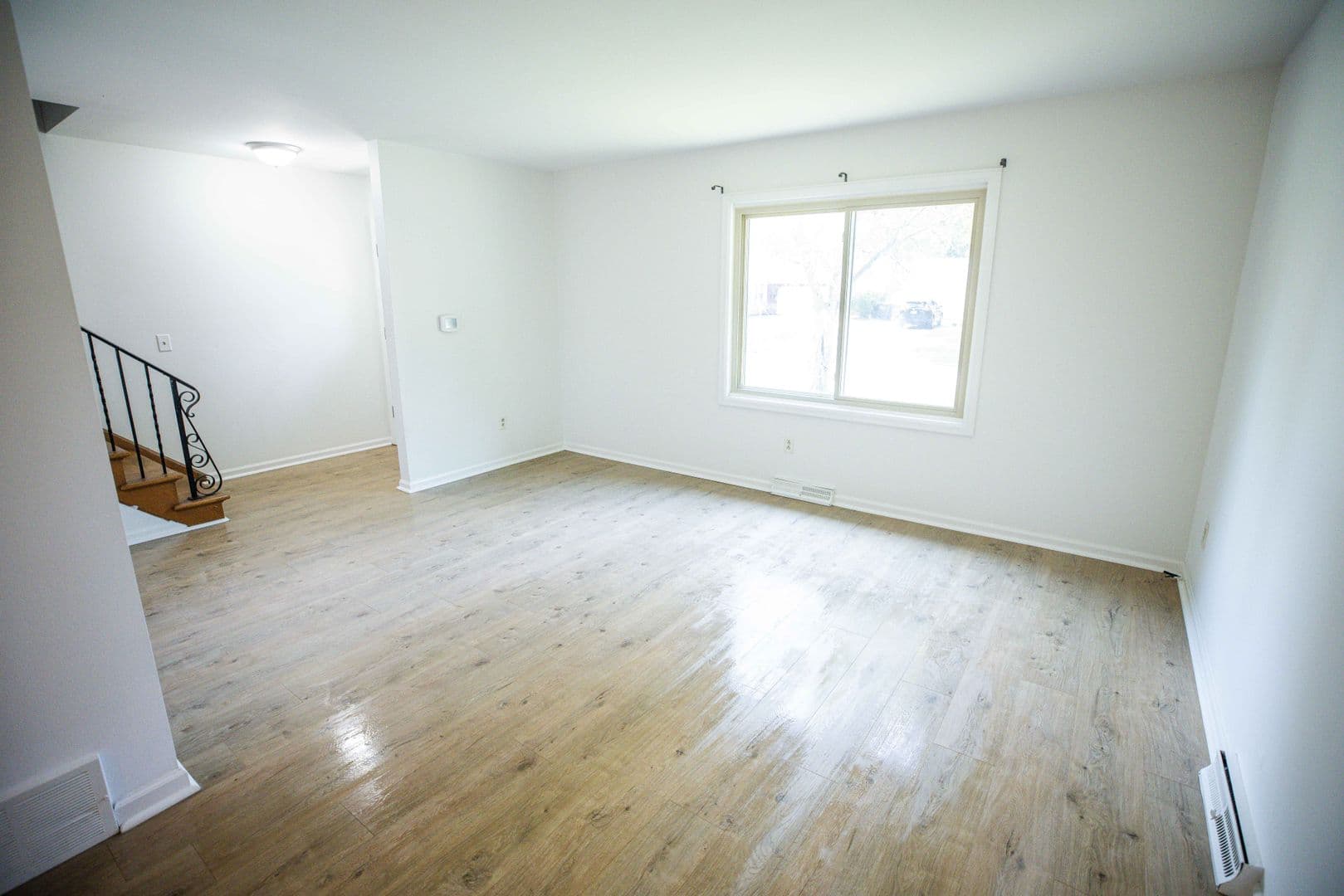 Toledo Apartment: 3916 Clareridge Dr.