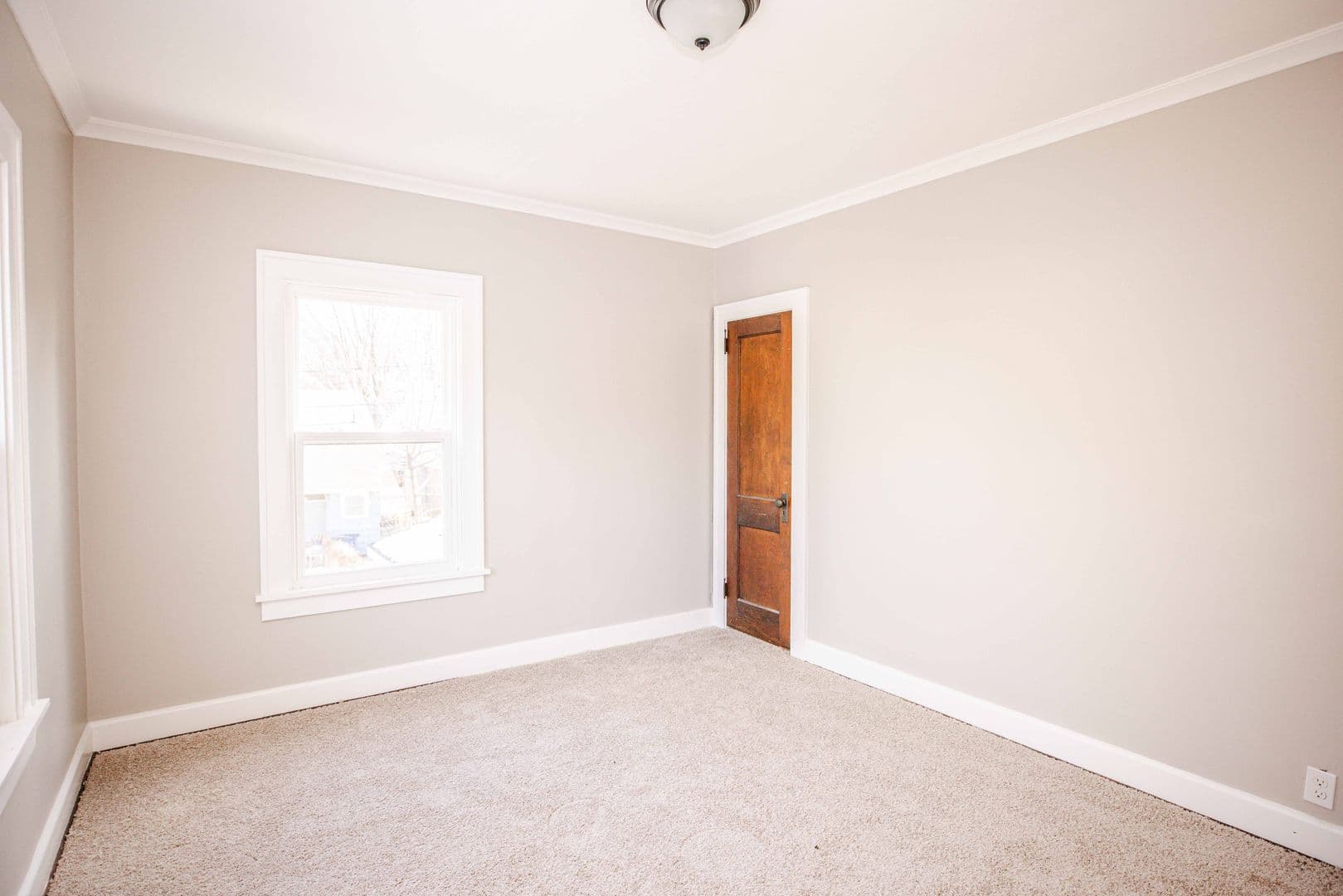Toledo Apartment: 1452 Rollins Ave Rd.