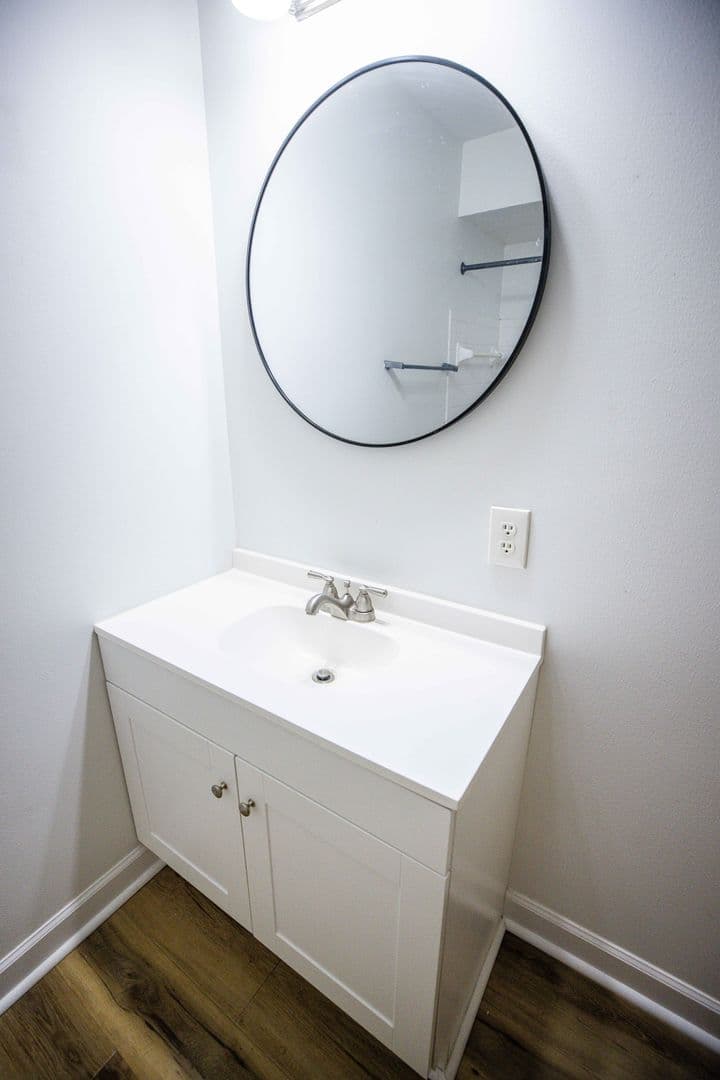 Toledo Apartment: 3916 Clareridge Dr.