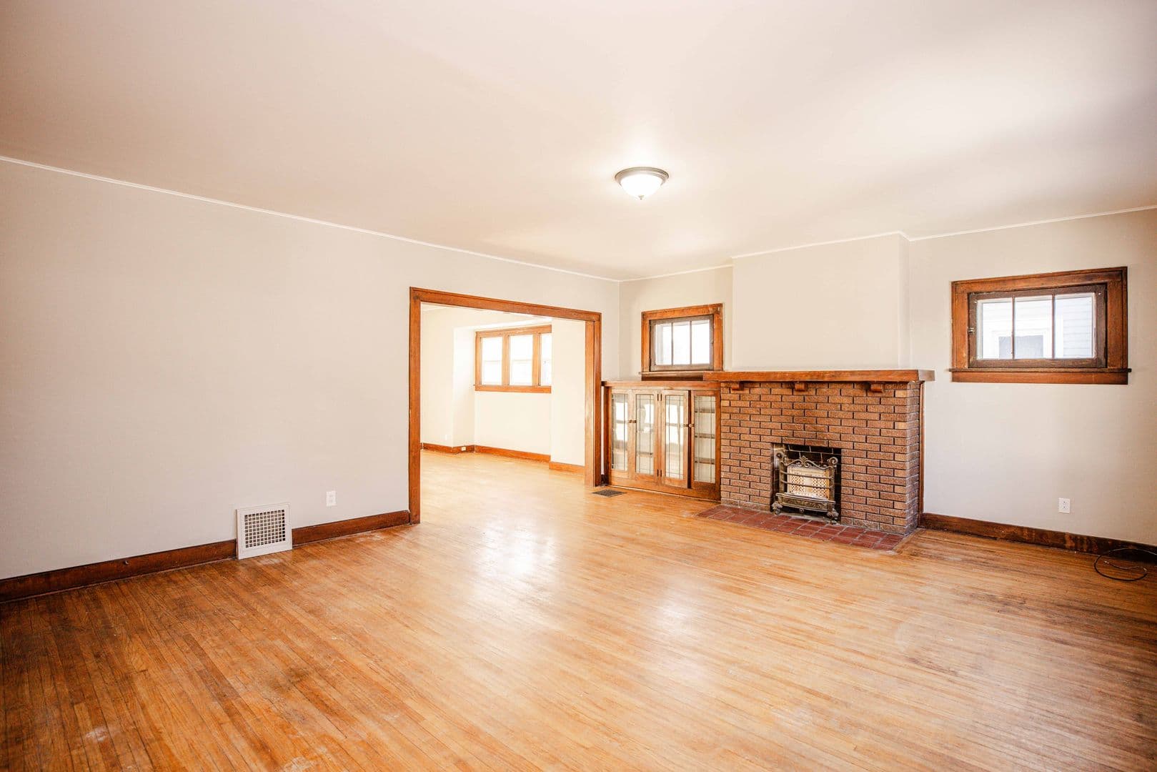 Toledo Apartment: 1452 Rollins Ave Rd.