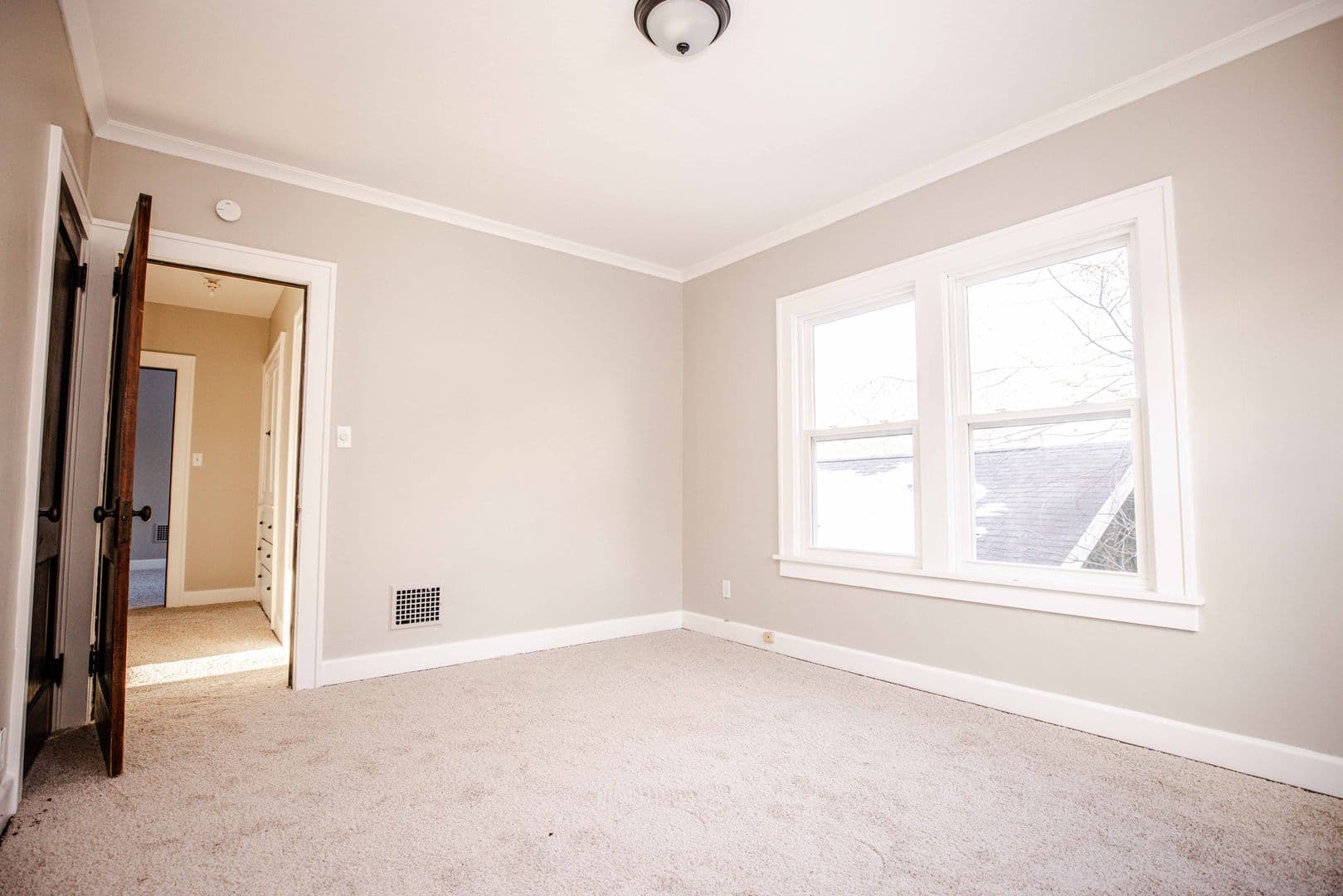 Toledo Apartment: 1452 Rollins Ave Rd.