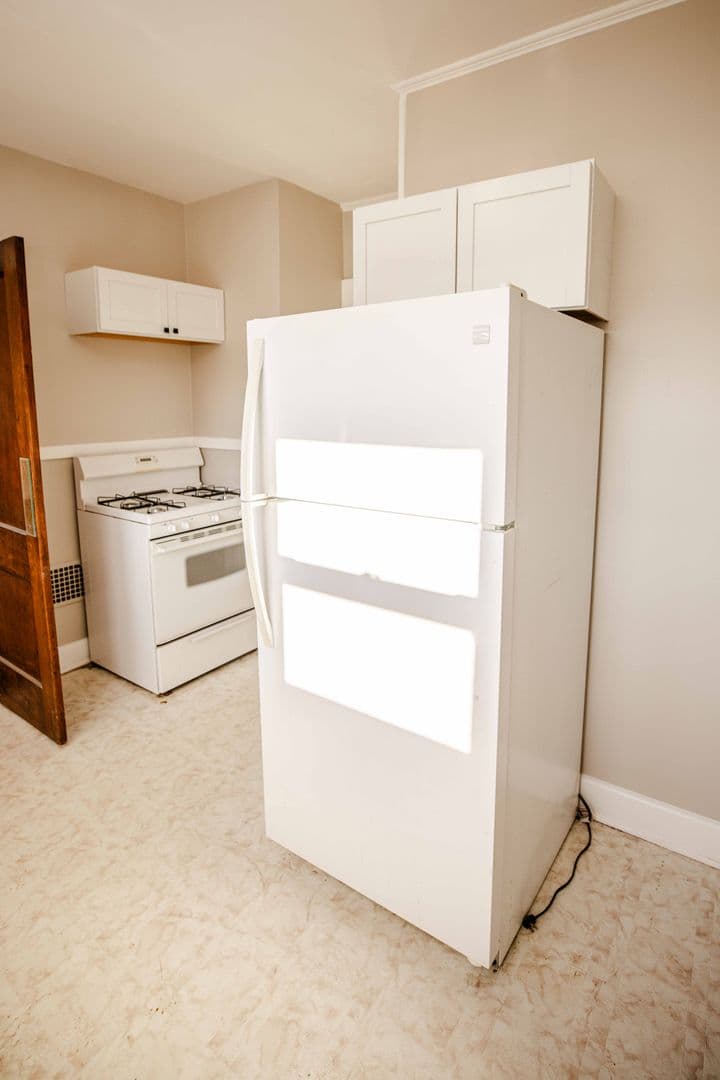 Toledo Apartment: 1452 Rollins Ave Rd.