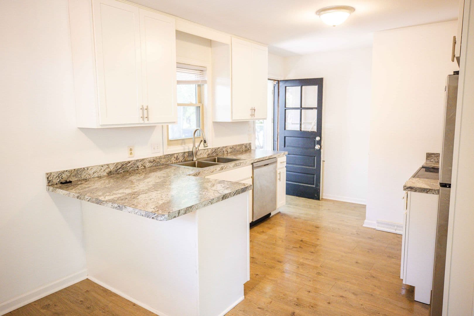 Toledo Apartment: 3916 Clareridge Dr.