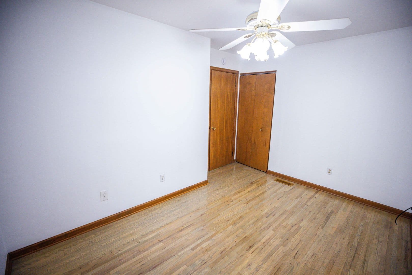 Toledo Apartment: 3916 Clareridge Dr.