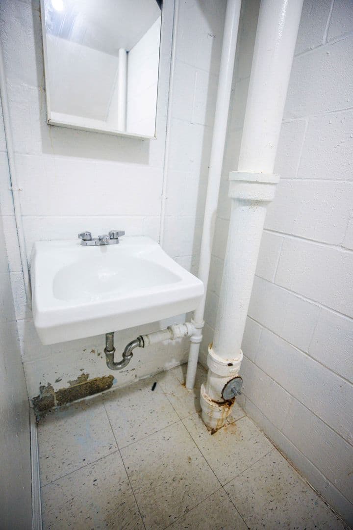 Toledo Apartment: 3916 Clareridge Dr.