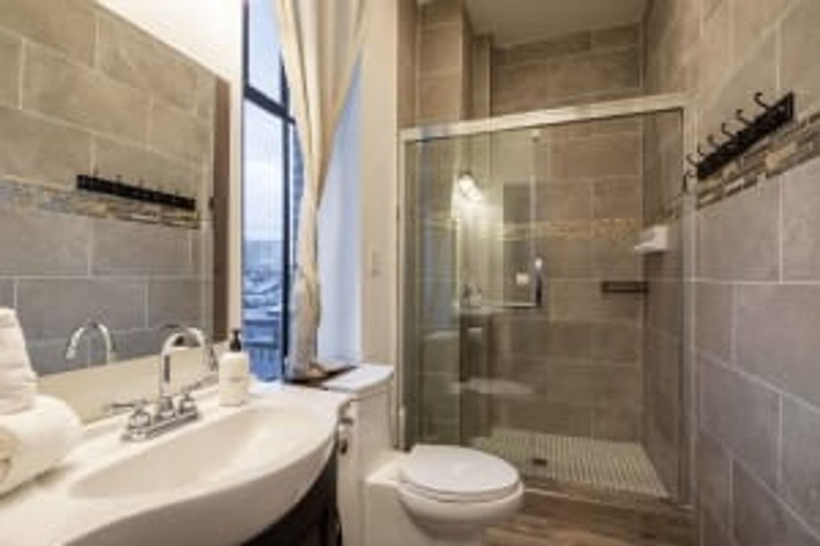 Philadelphia Apartment: 525 N 11th St