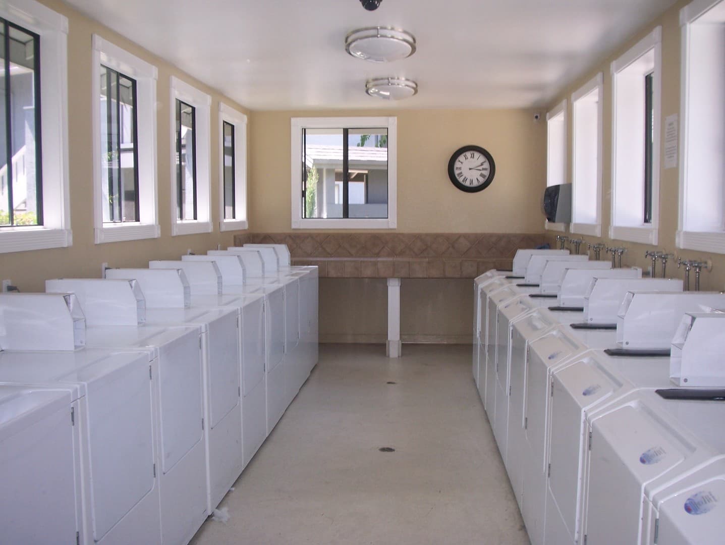 El Cajon Apartment: 1535 Granite Hills Dr