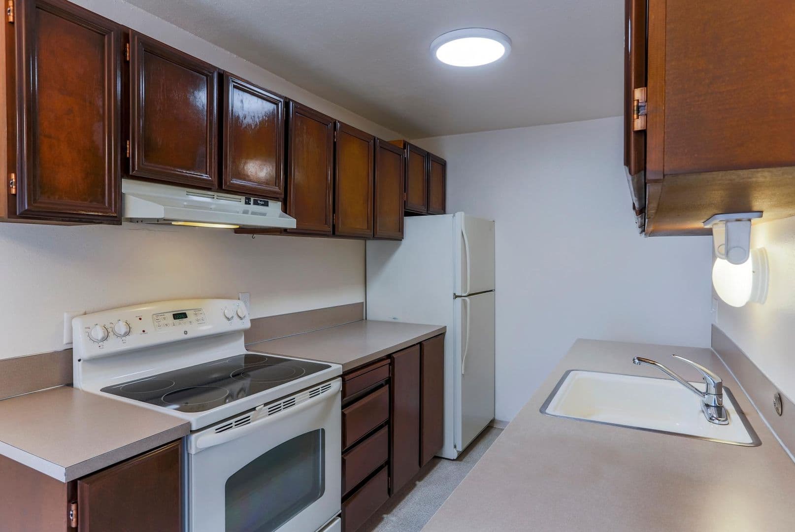 Bellevue Apartment: 16053 - 16057 NE 8th St