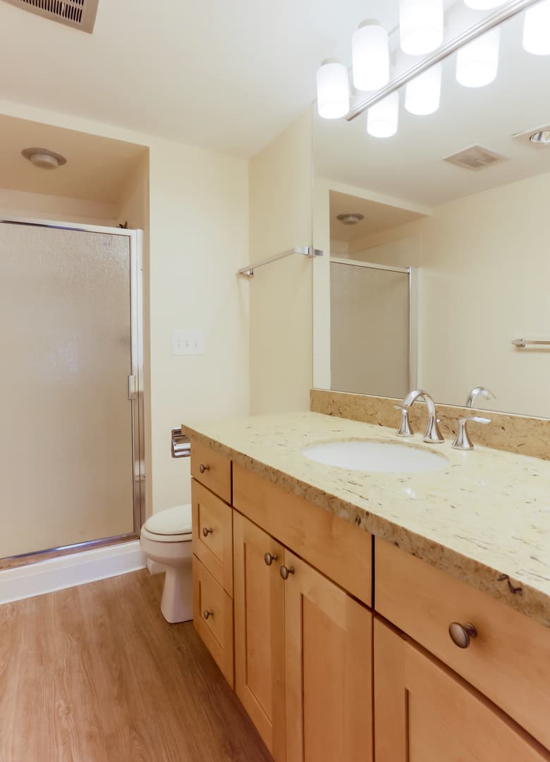 Seattle Apartment: 2700 NE 125th Street