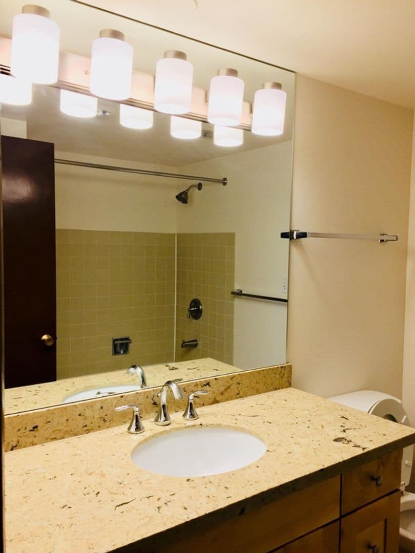 Bellevue Apartment: 16053 - 16057 NE 8th St
