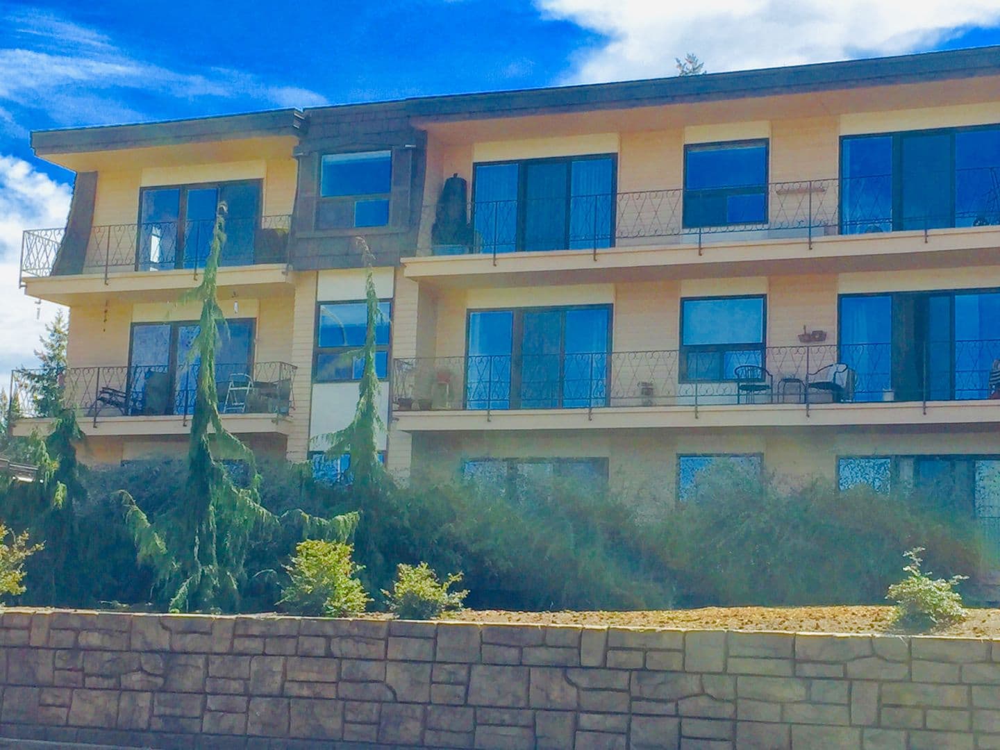 Bellevue Apartment: 16053 - 16057 NE 8th St