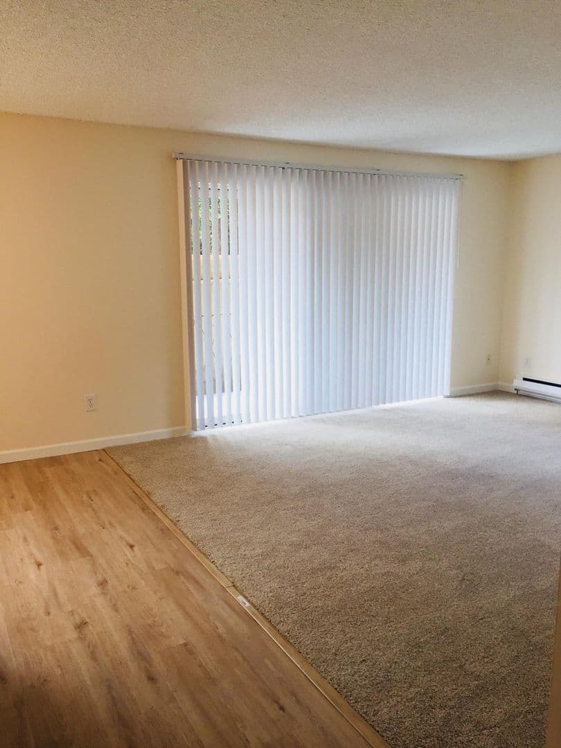 Bellevue Apartment: 16053 - 16057 NE 8th St