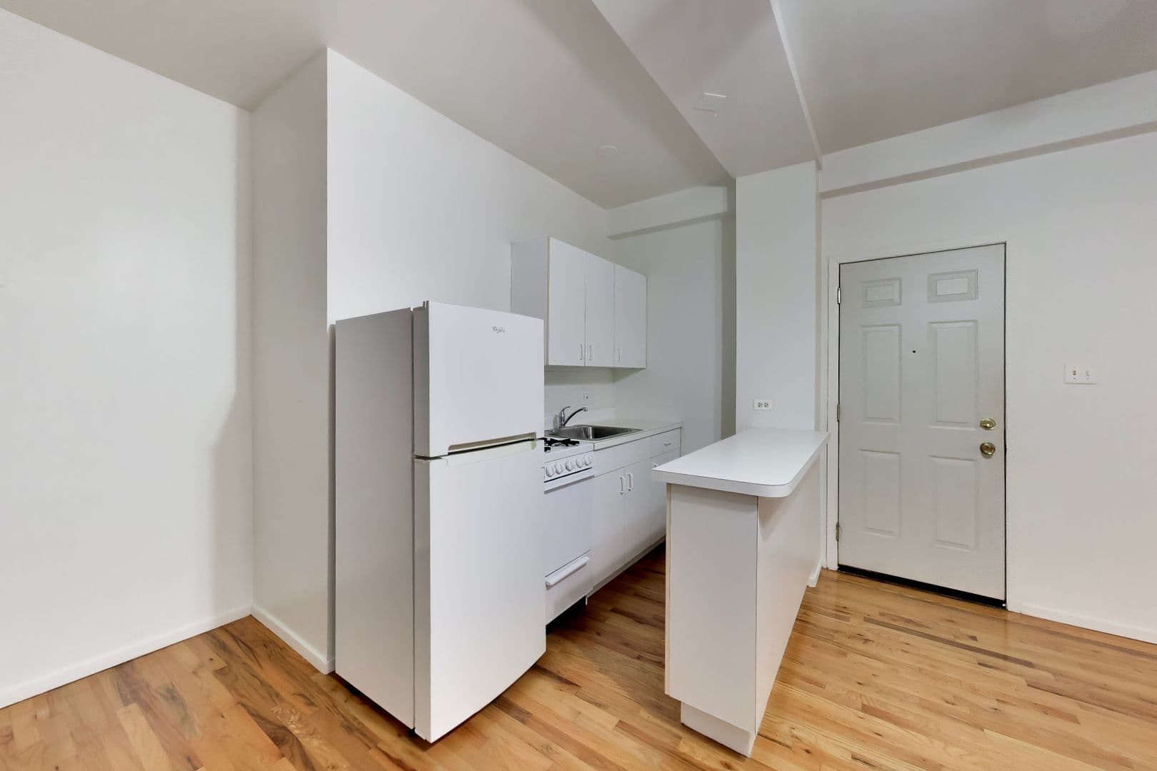 Chicago Apartment: 5959 N Kenmore Ave