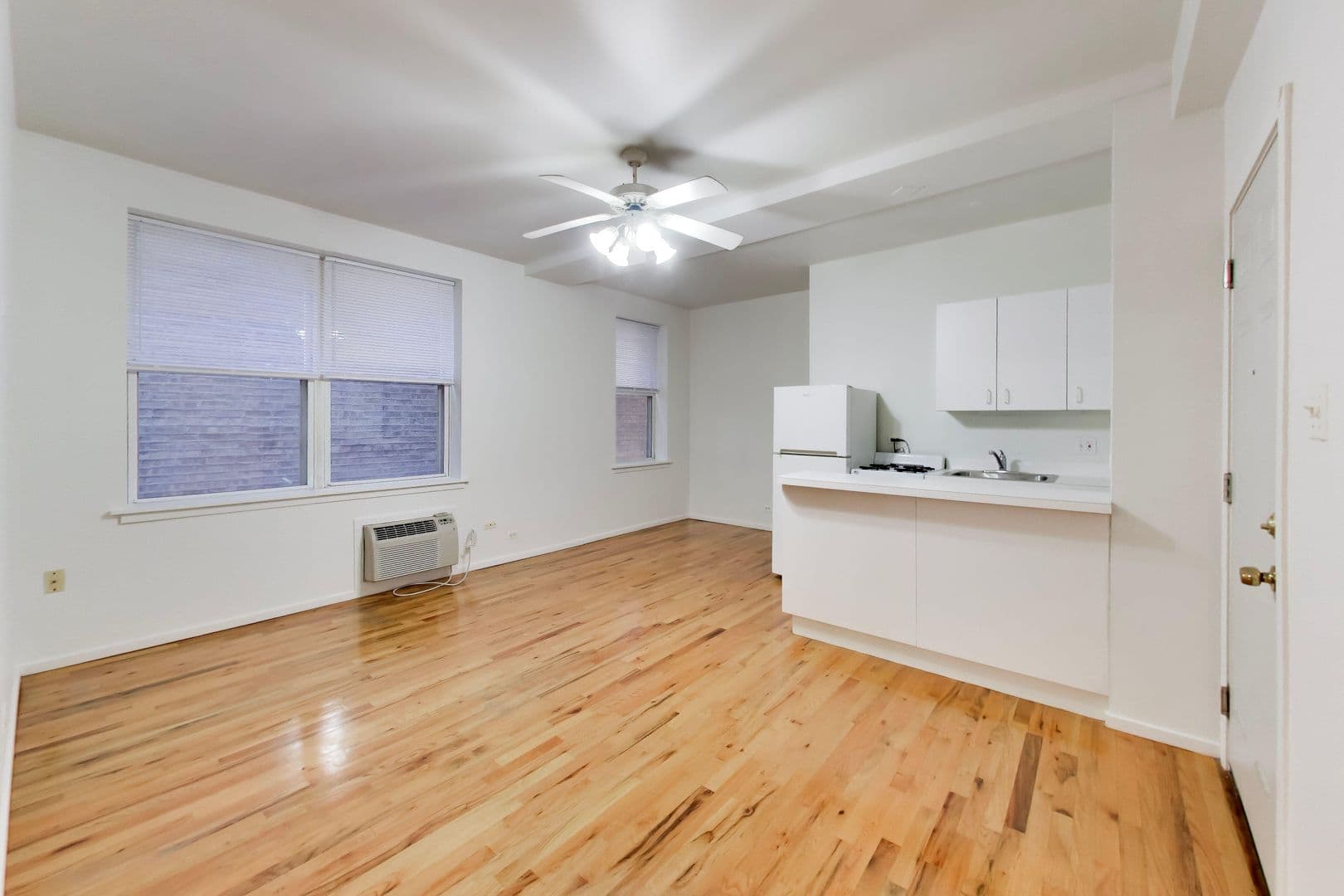 Chicago Apartment: 5959 N Kenmore Ave