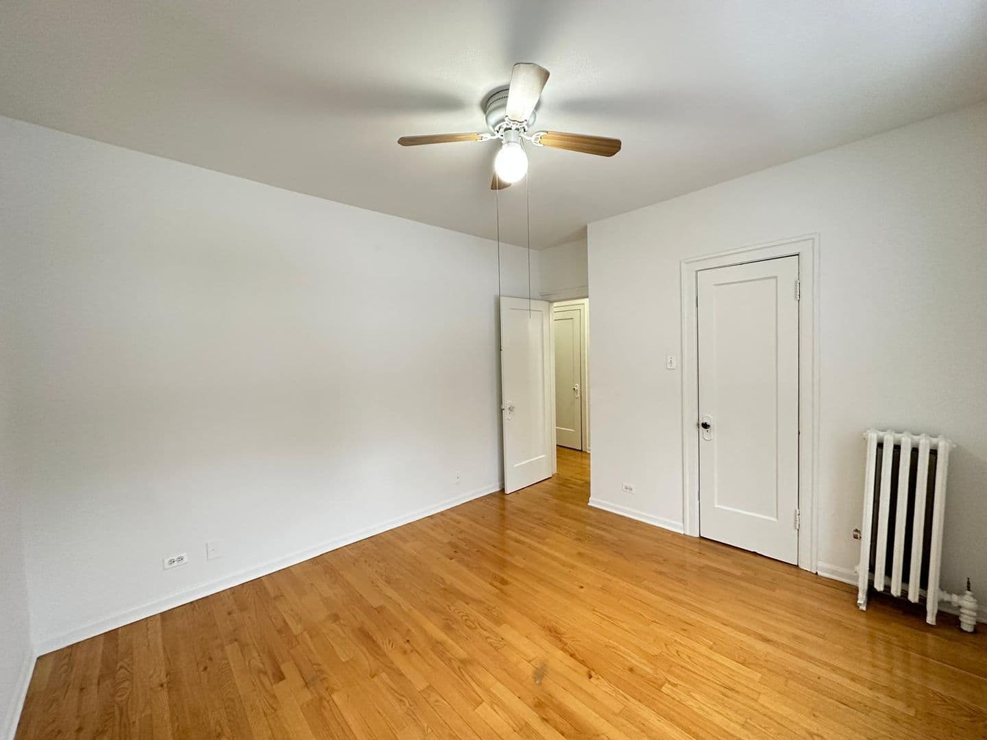 Chicago Apartment: 1900 W Farwell Ave