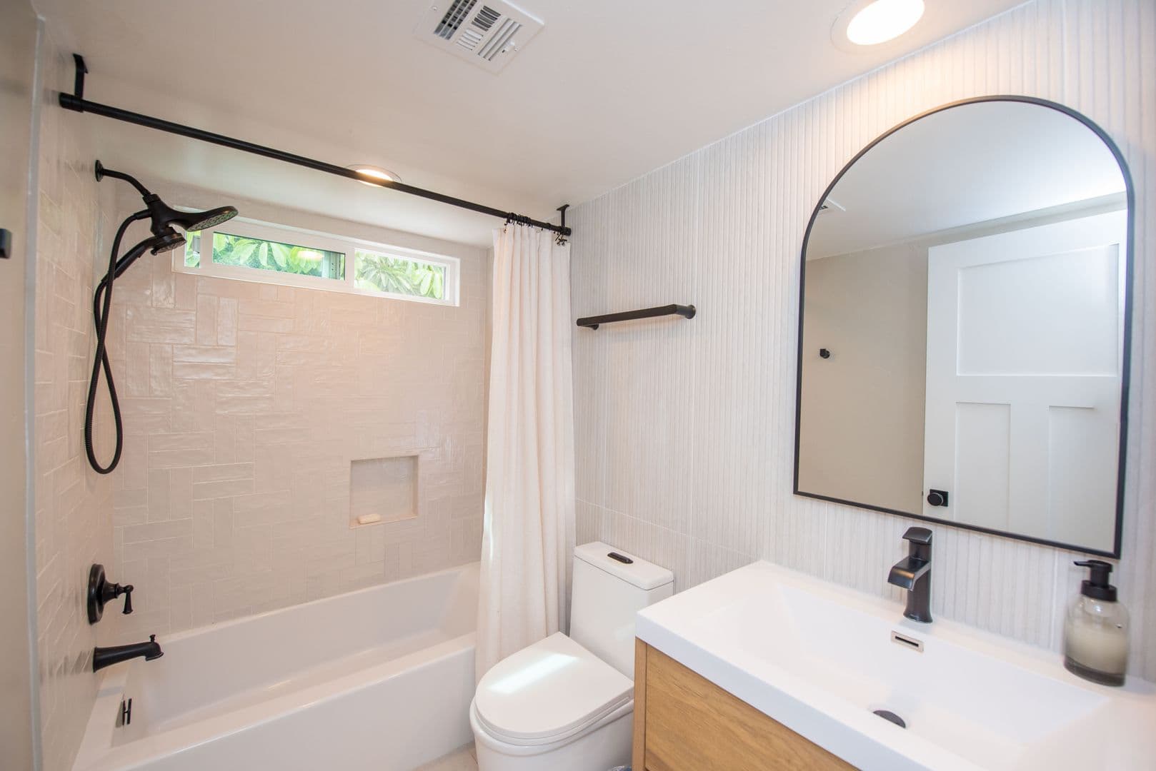 Huntington Beach House: 207 21st Street