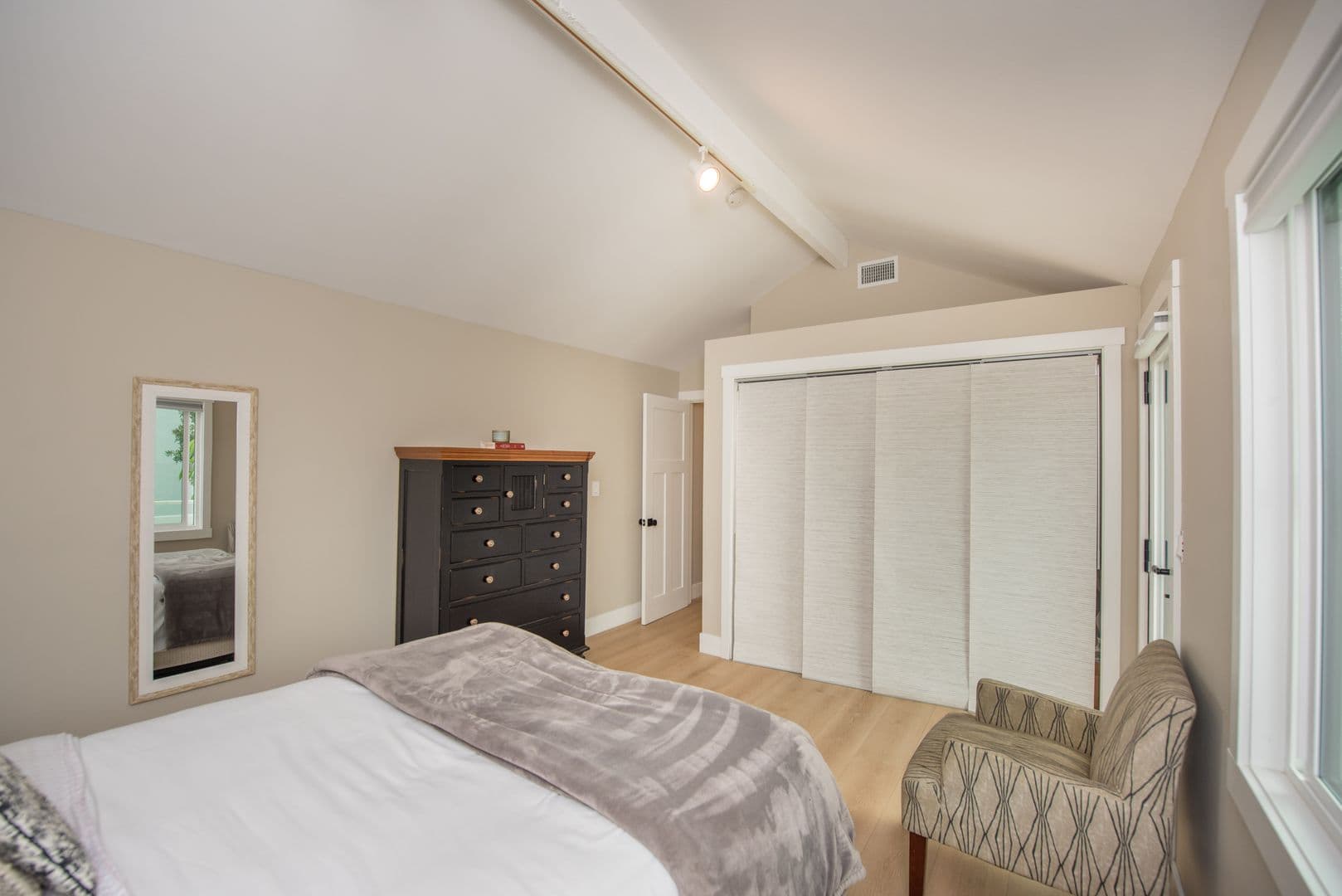 Huntington Beach House: 207 21st Street