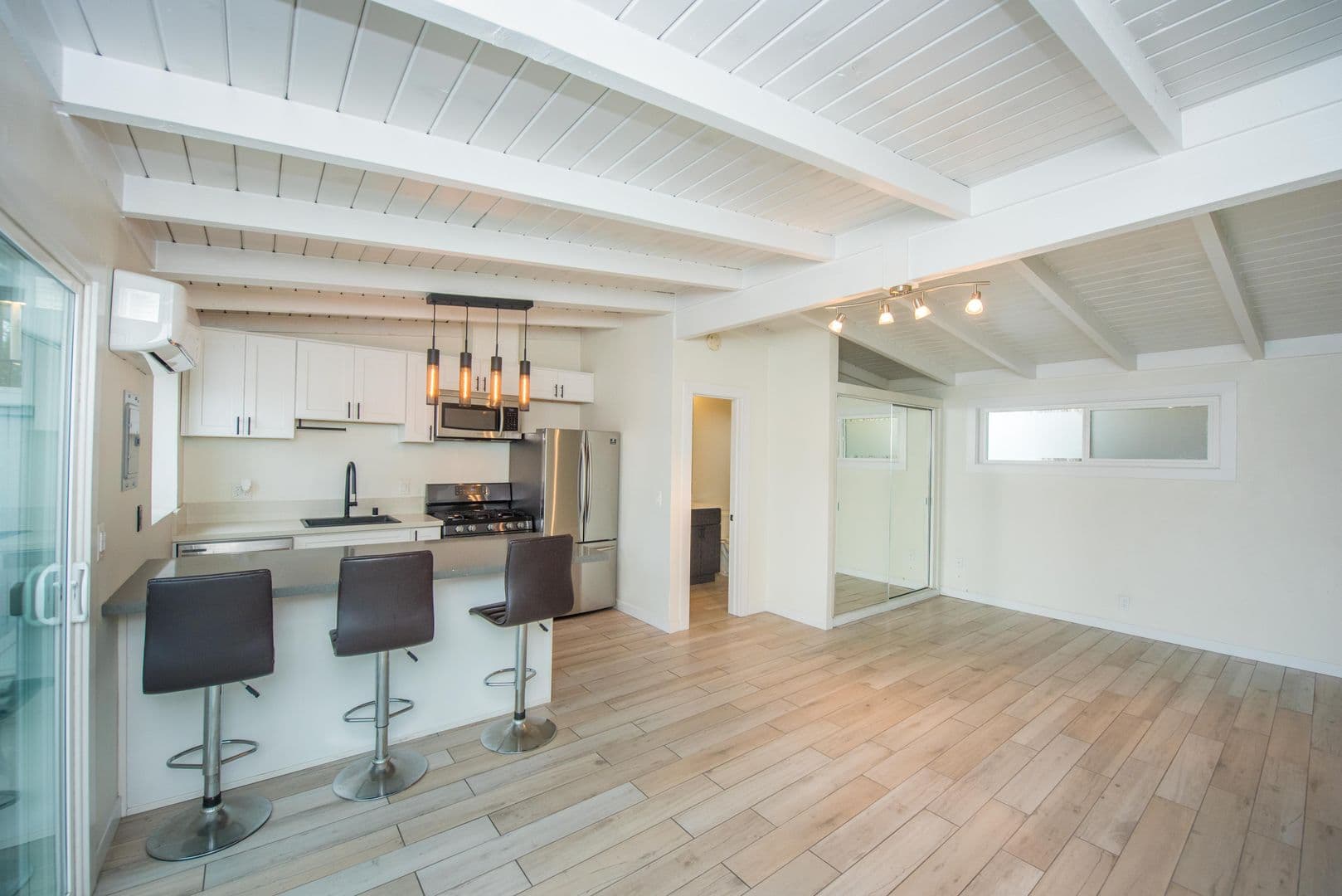 Costa Mesa Apartment: 1826-1828 Placentia Ave