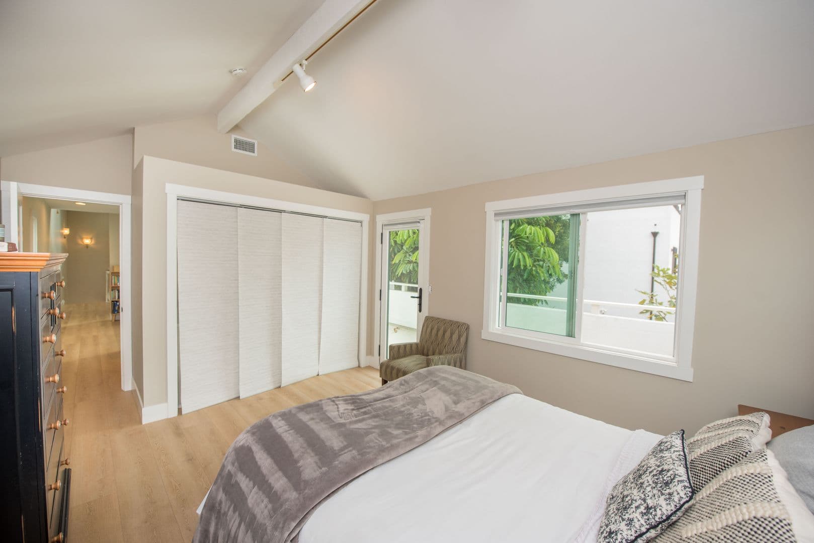 Huntington Beach House: 207 21st Street