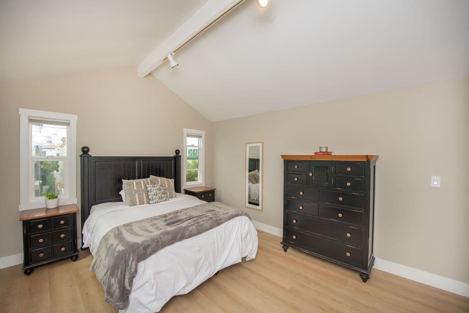 Huntington Beach House: 207 21st Street