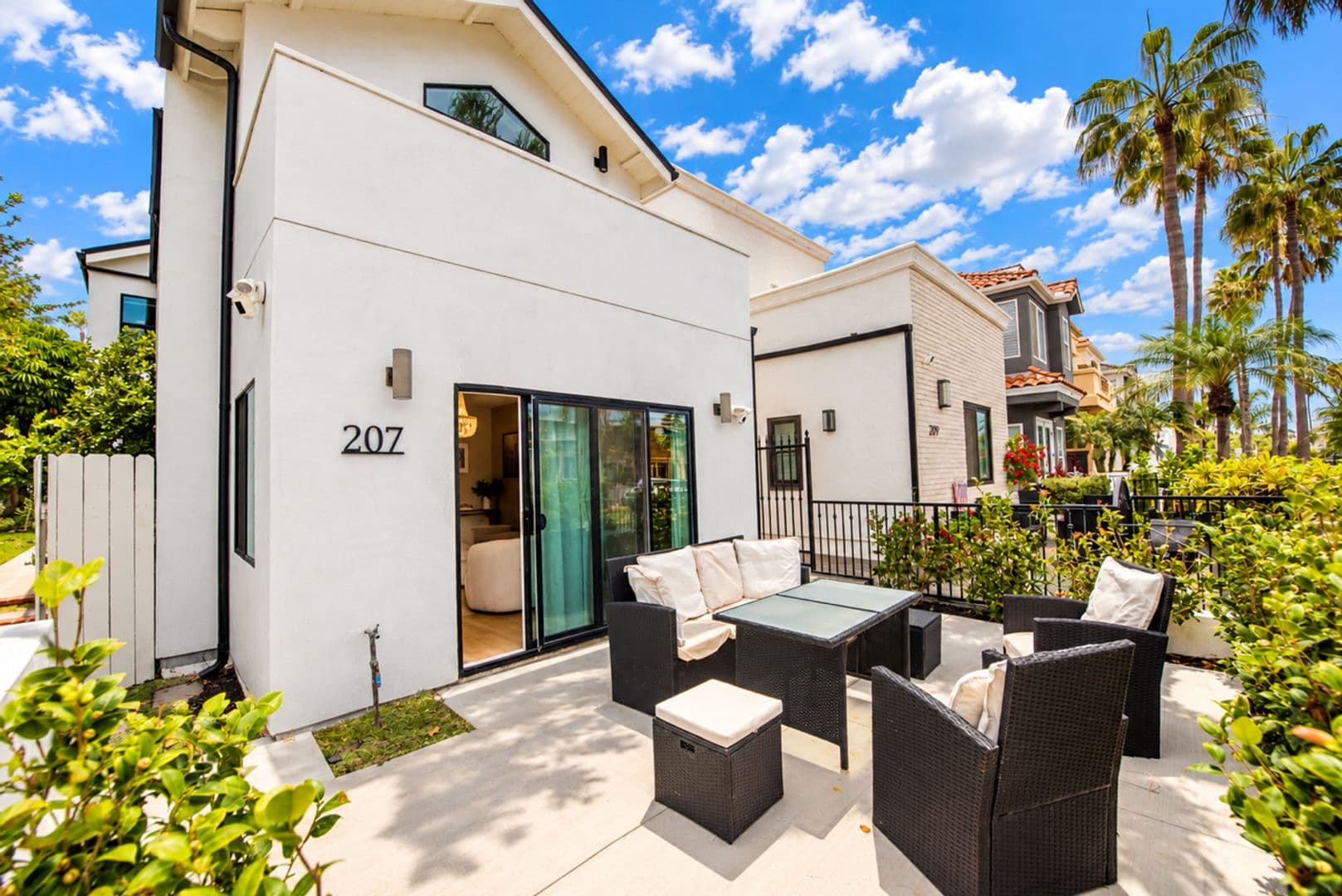 Huntington Beach House: 207 21st Street
