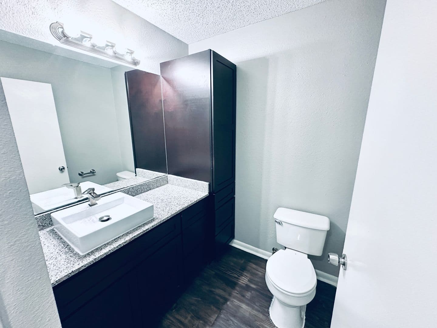 Austin Multiplex: 2612 Gwendolyn Ln