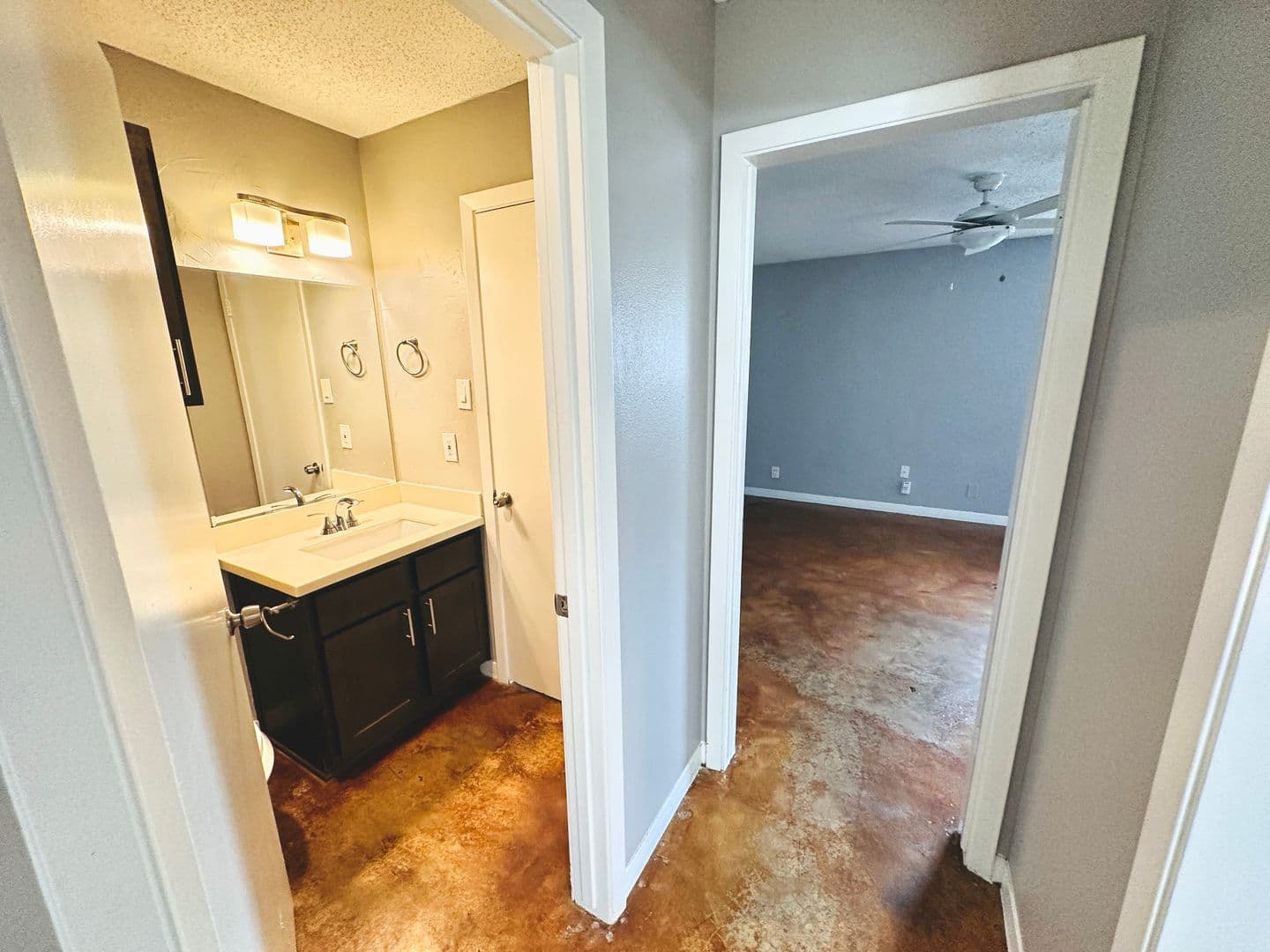 Austin Apartment: Willowrun Dr