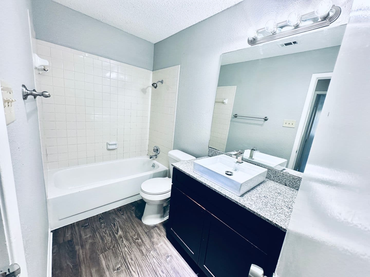 Austin Multiplex: 2612 Gwendolyn Ln
