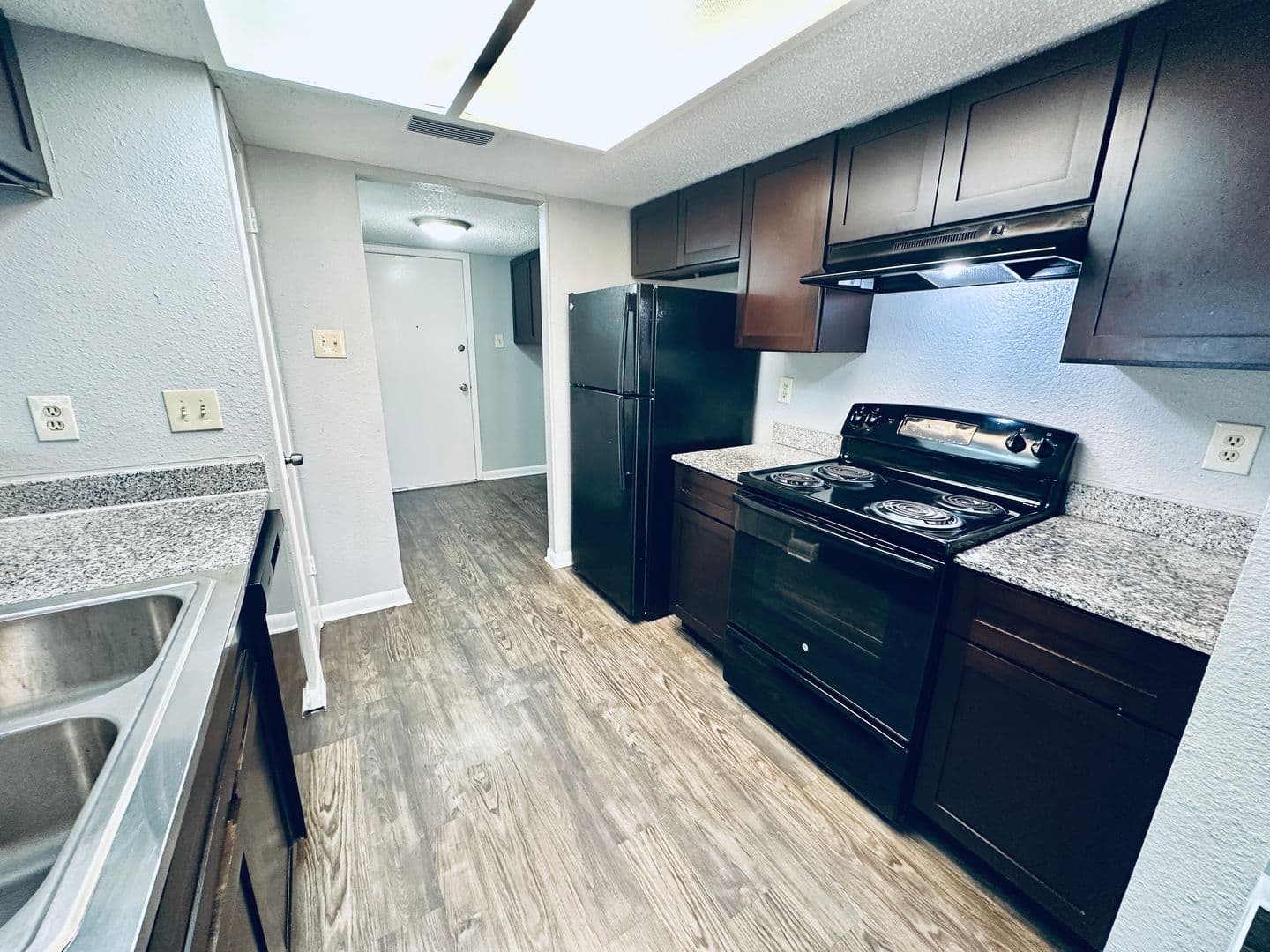 Austin Multiplex: 2612 Gwendolyn Ln