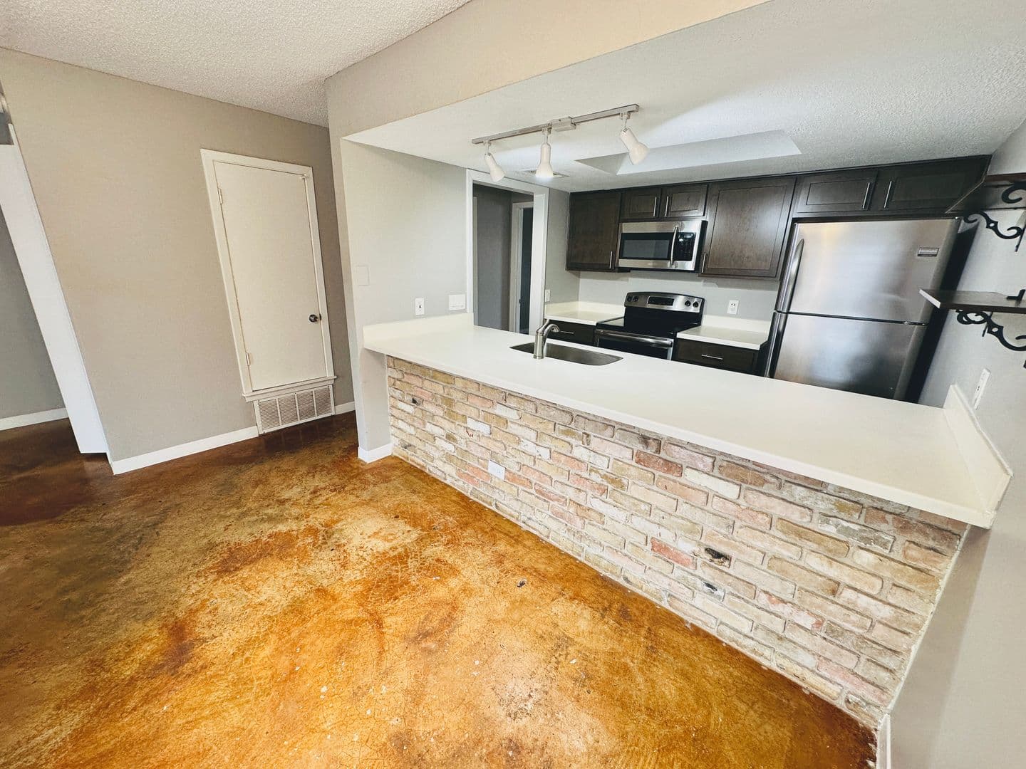 Austin Apartment: Willowrun Dr