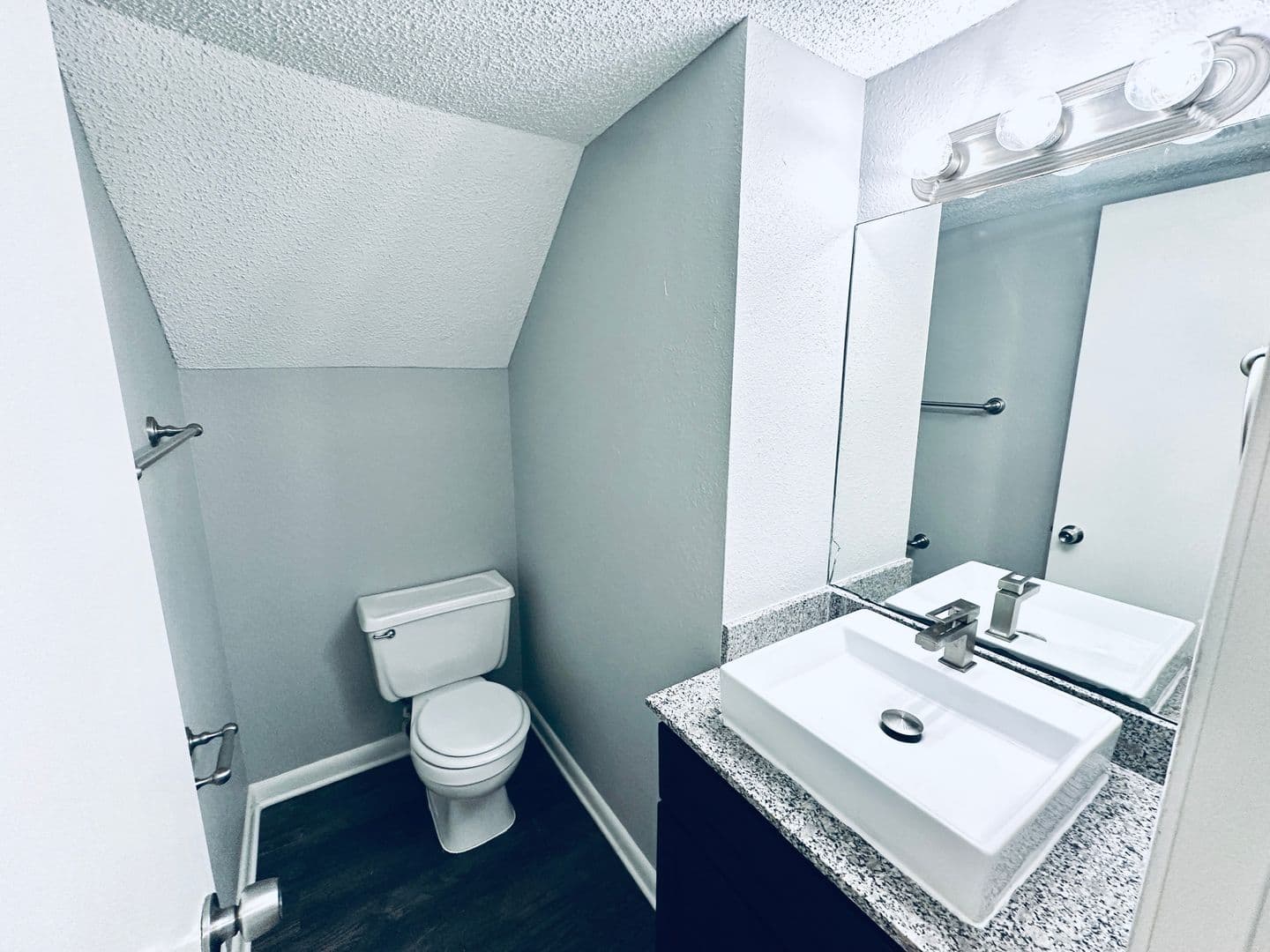 Austin Multiplex: 2612 Gwendolyn Ln
