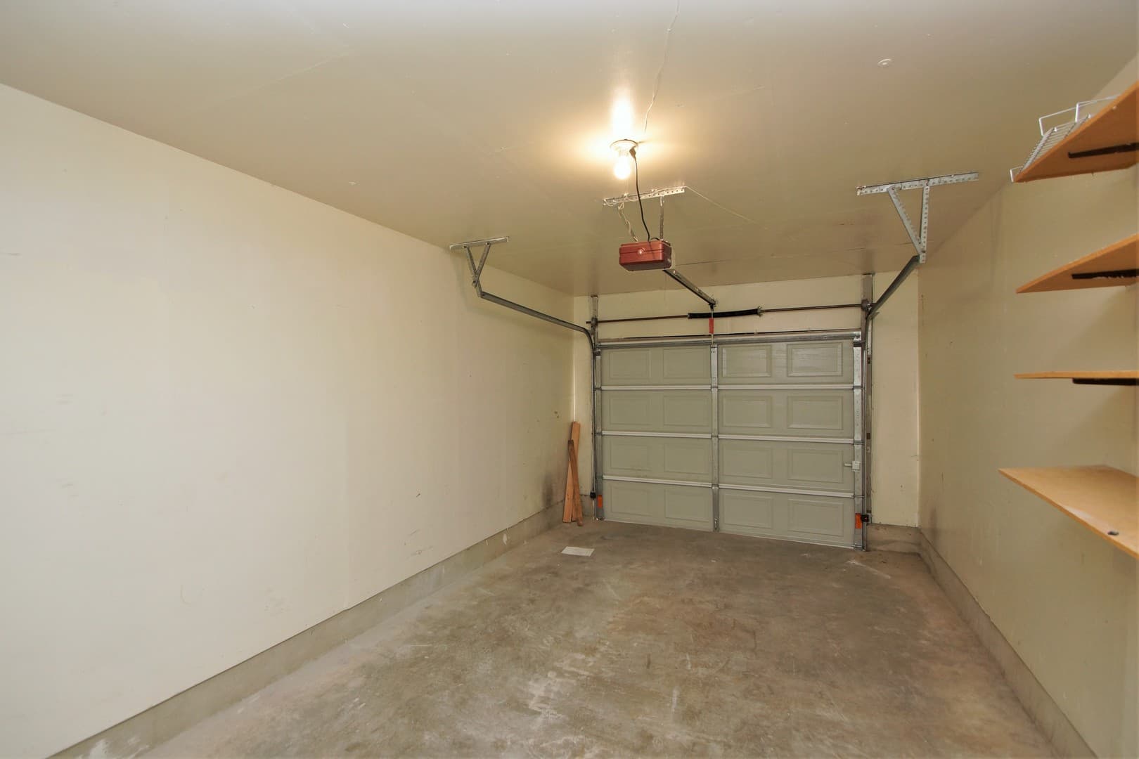 Austin Multiplex: 2612 Gwendolyn Ln