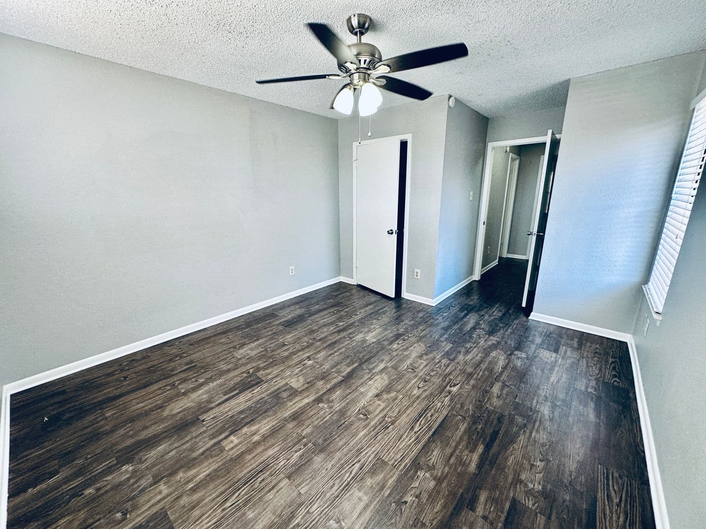Austin Multiplex: 2612 Gwendolyn Ln