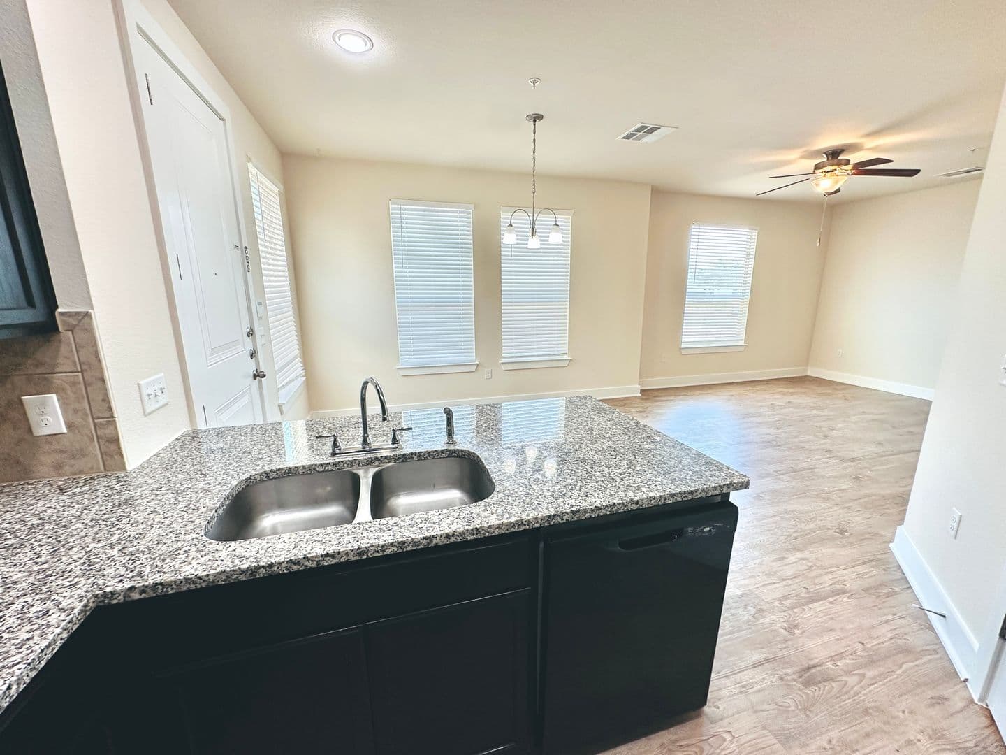 Georgetown Apartment: 2216 Creekside Ln