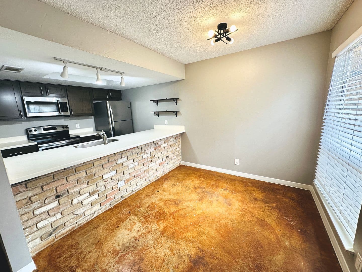 Austin Apartment: Willowrun Dr
