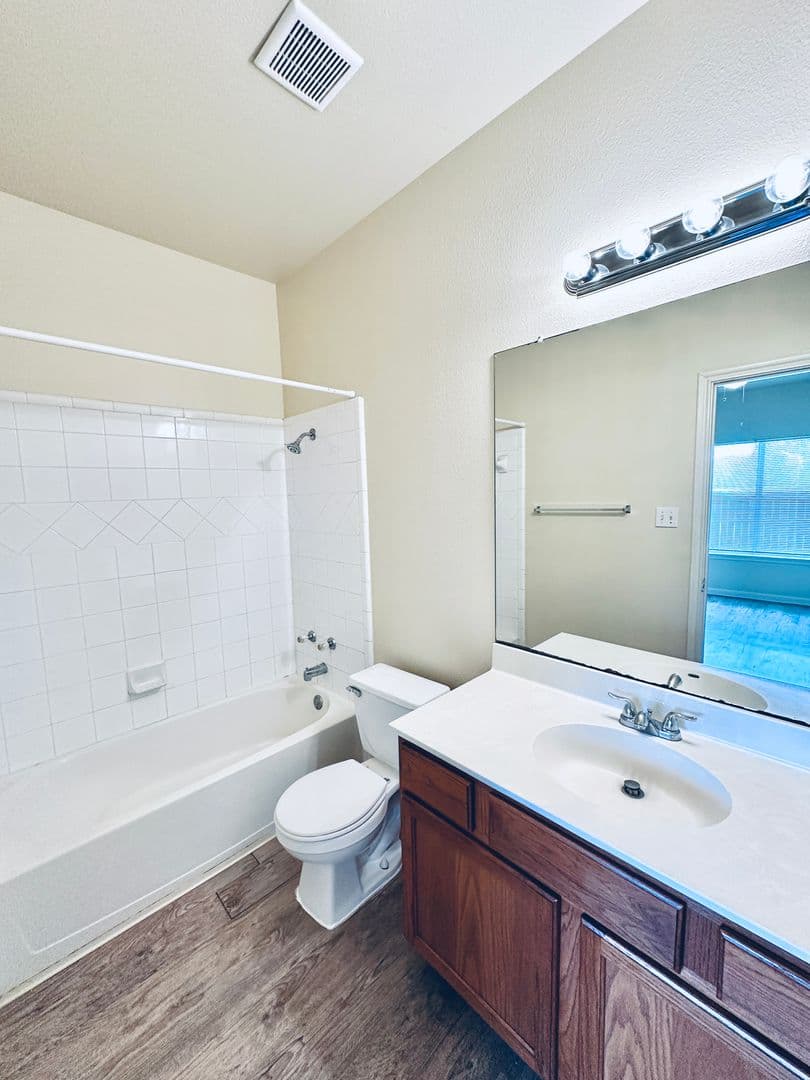 Round Rock Apartment: 2873 Southampton