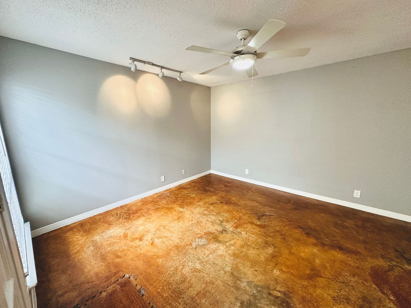 Austin Apartment: Willowrun Dr
