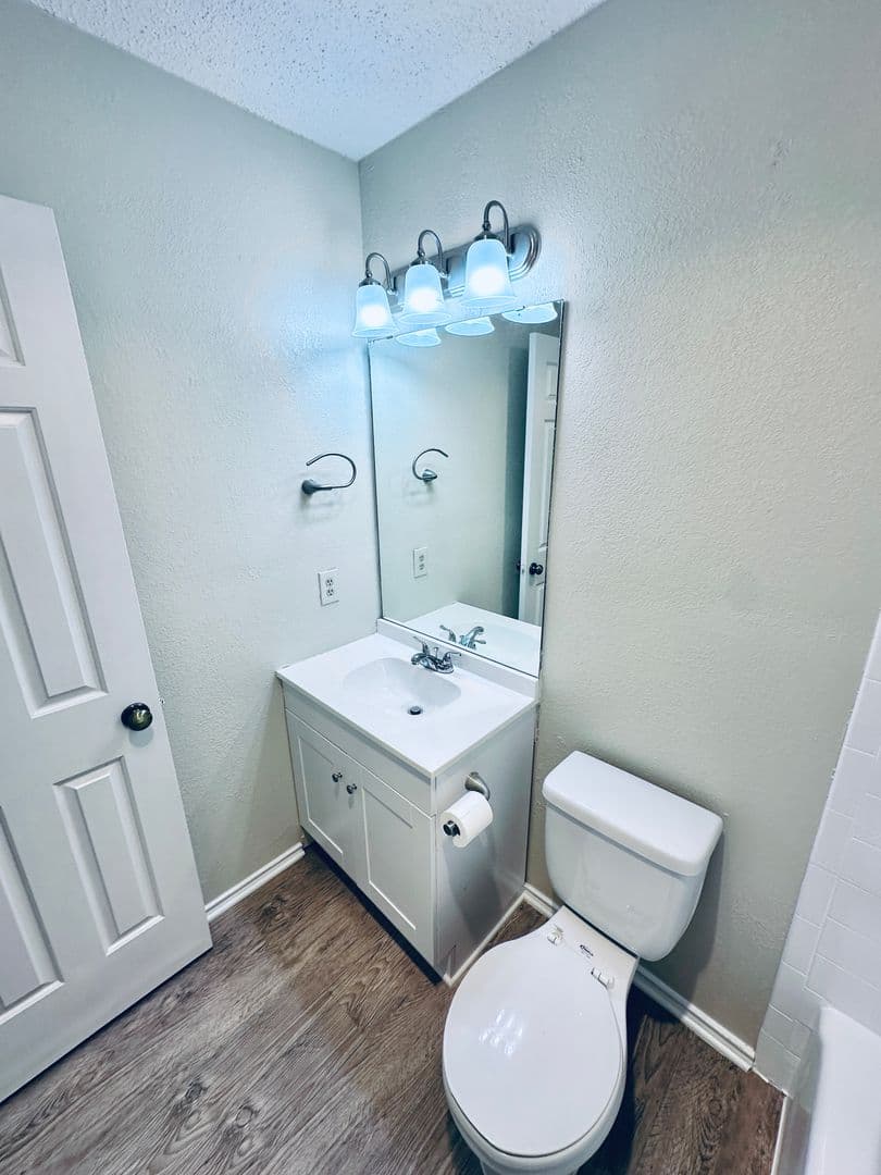 Austin Apartment: 379 Fantail Loop
